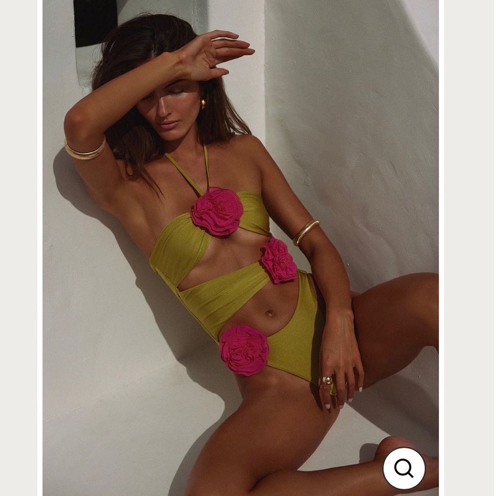 SAME LOS ANGELES ROSE CUT OUT ONE PIECE (GREEN/FUCHSIA)